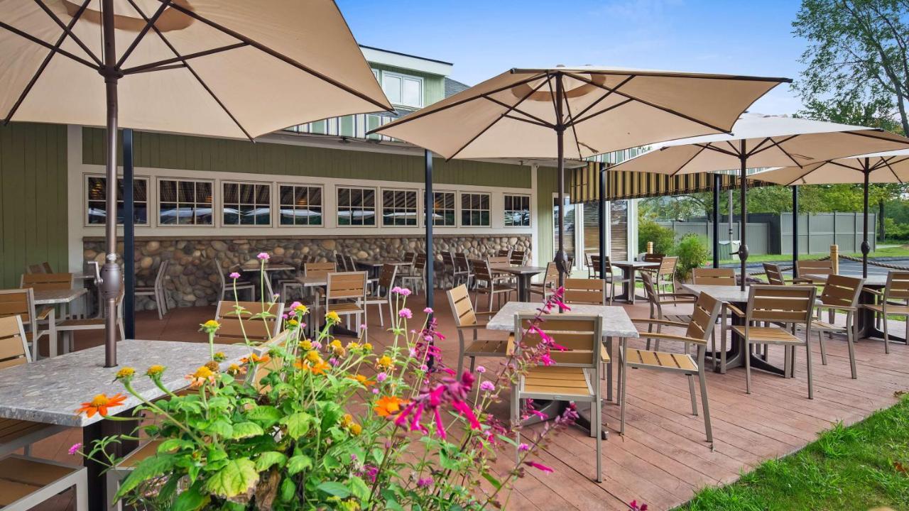 Best Western Plus Windjammer Inn & Conference Center Burlington Exterior photo