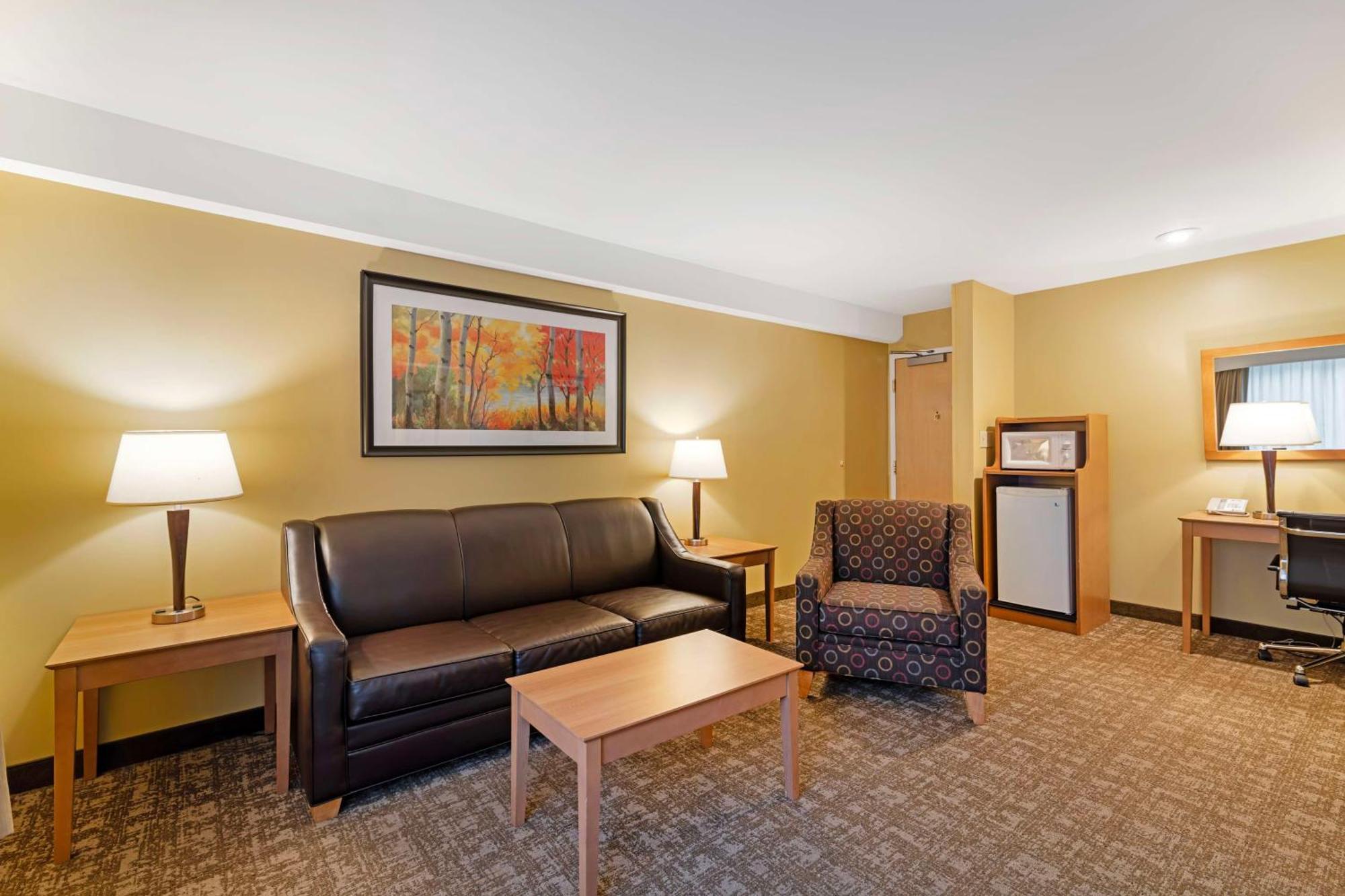 Best Western Plus Windjammer Inn & Conference Center Burlington Exterior photo