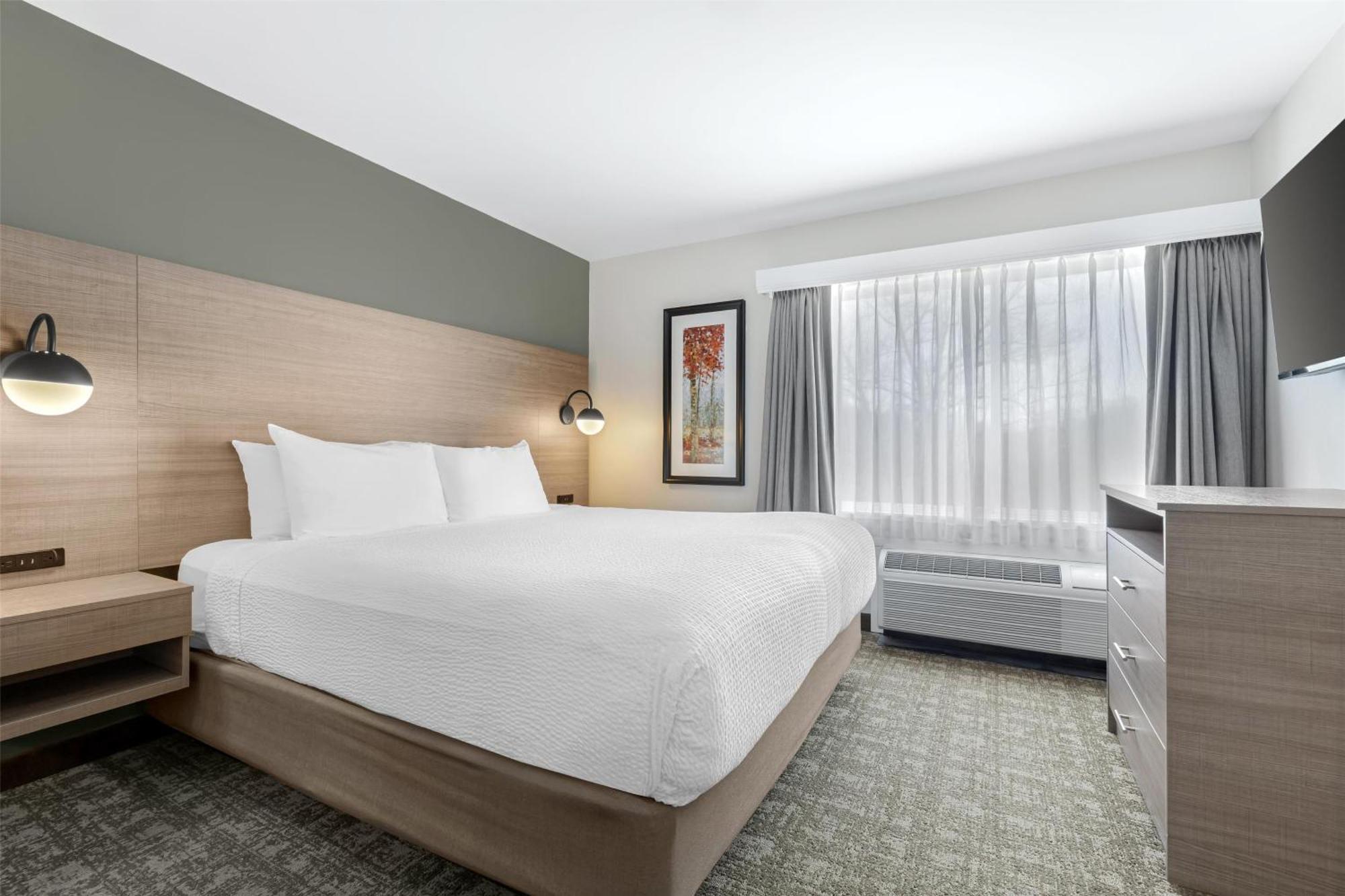 Best Western Plus Windjammer Inn & Conference Center Burlington Exterior photo